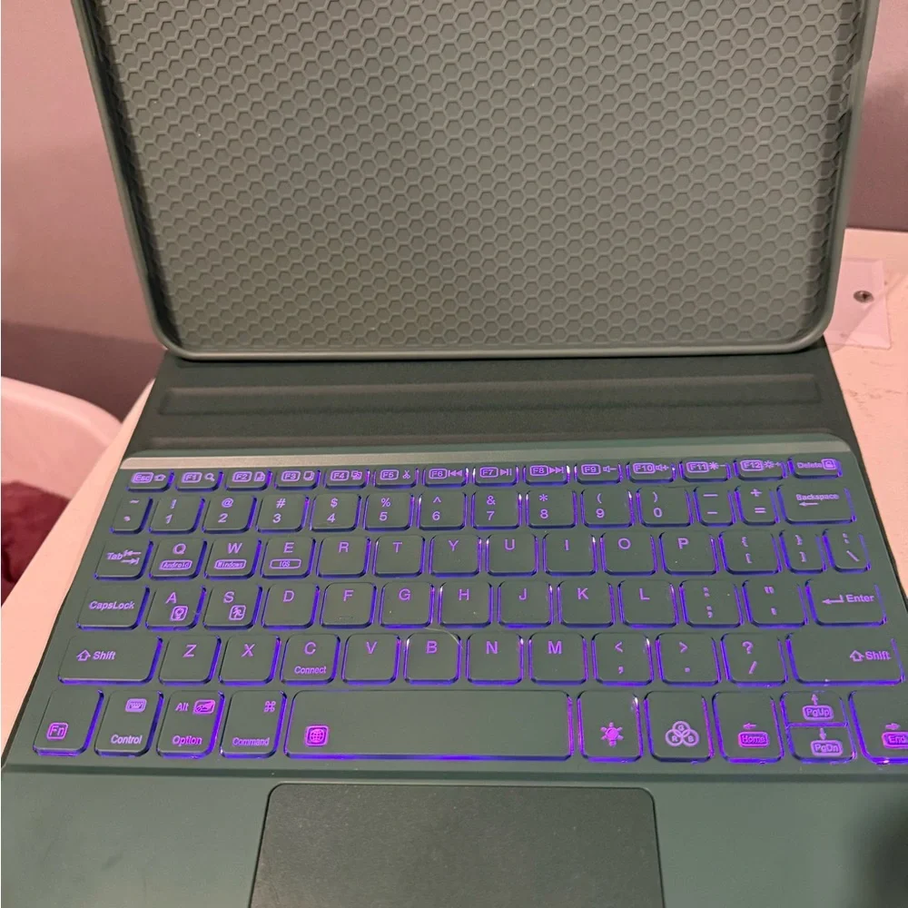 Sleek Mint Green Tablet Case